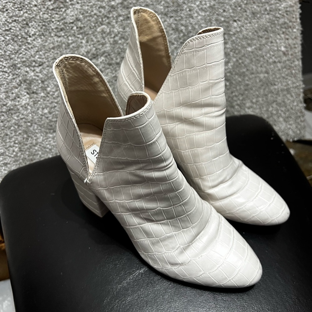 Steve Madden Women's Rookie Bone Croc Block Heels V Cut Ankle Booties Size 8 M
